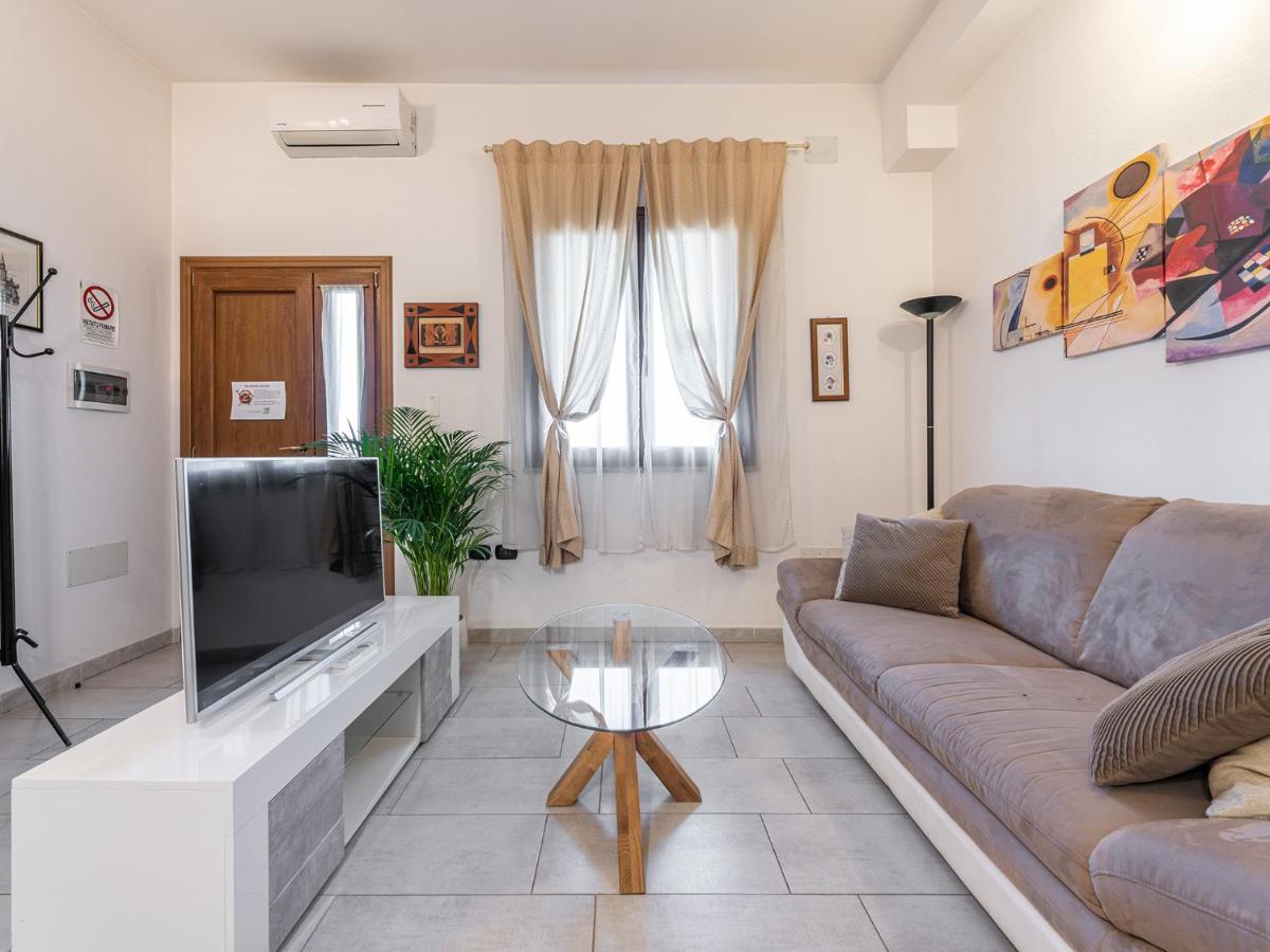 بلدية آسميني La Mariposa - Bellavita Apartments المظهر الخارجي الصورة